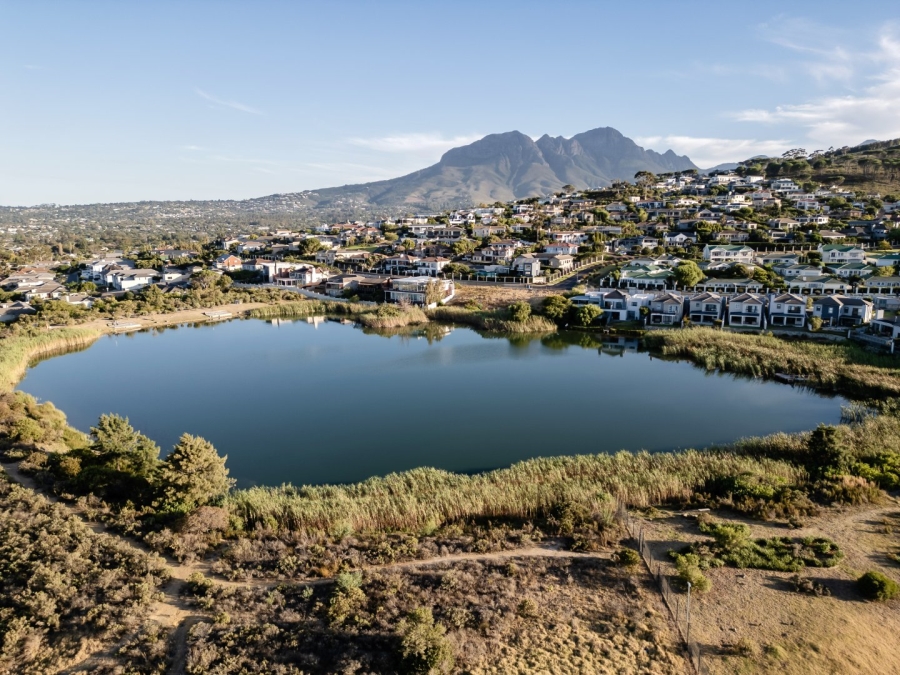 3 Bedroom Property for Sale in Mzuri Estate Western Cape